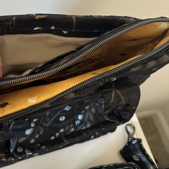 EUC LUG Dory Crossbody Bag [Winter Holly] - Picture 4 of 8